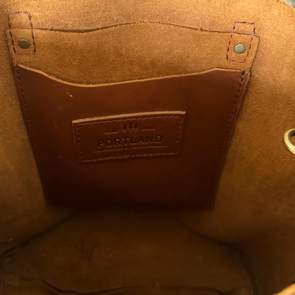 Portland Leather Almost Perfect Crossbody bag - Picture 7 of 7